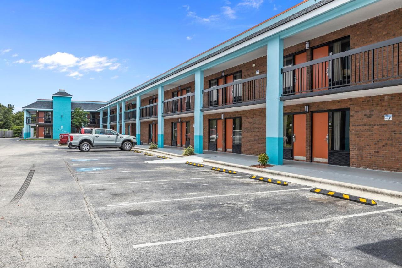 Garnet Inn & Suites, Morehead City Near Atlantic Beach Exterior foto
