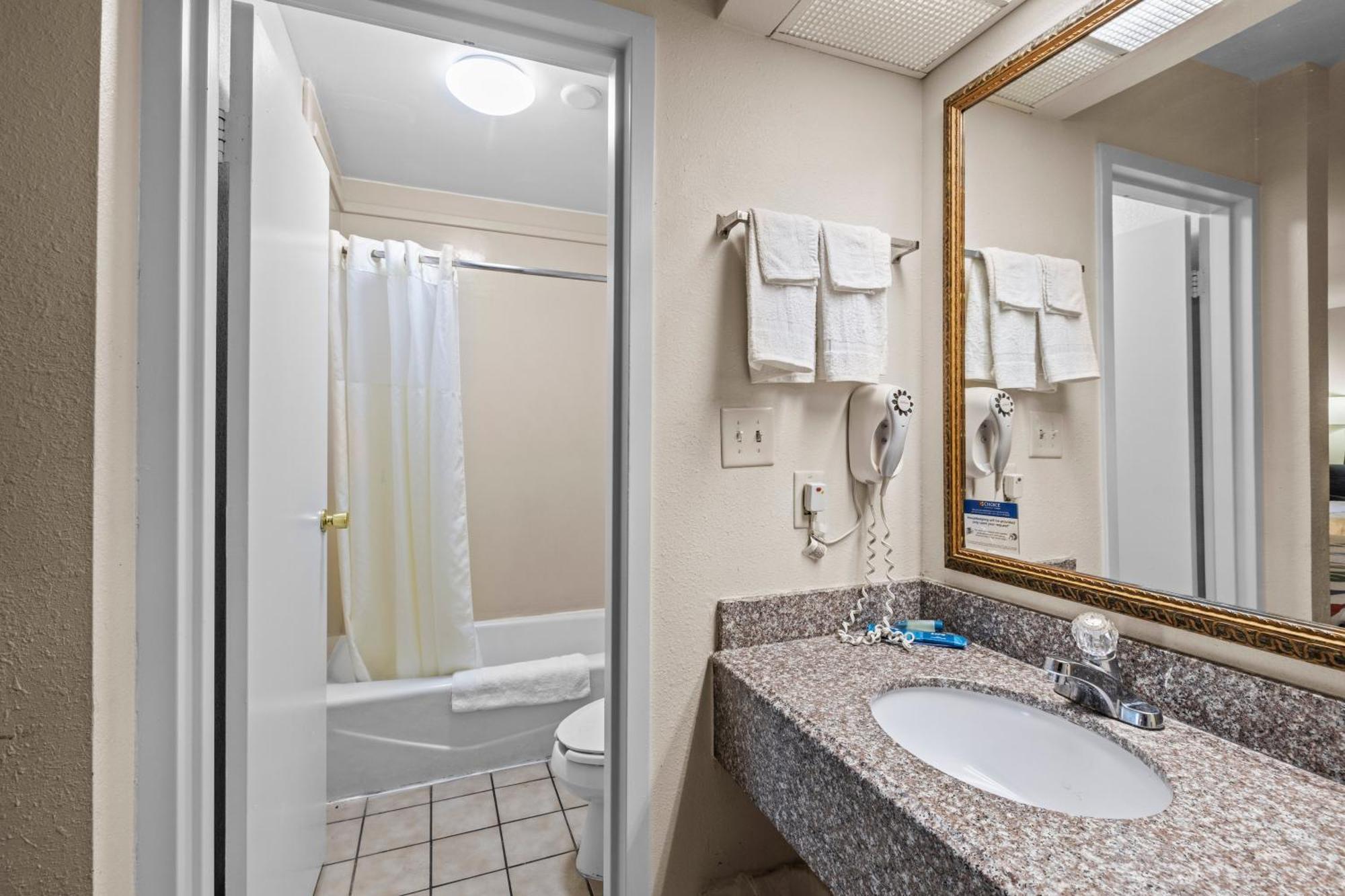 Garnet Inn & Suites, Morehead City Near Atlantic Beach Cameră foto